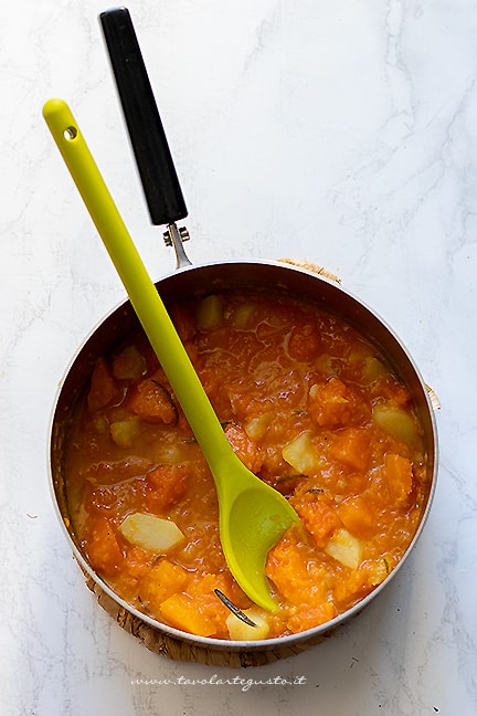 polpa di zucca e patate - Ricetta Crema di zucca Vellutata di zucca - Ricetta di Tavolartegusto