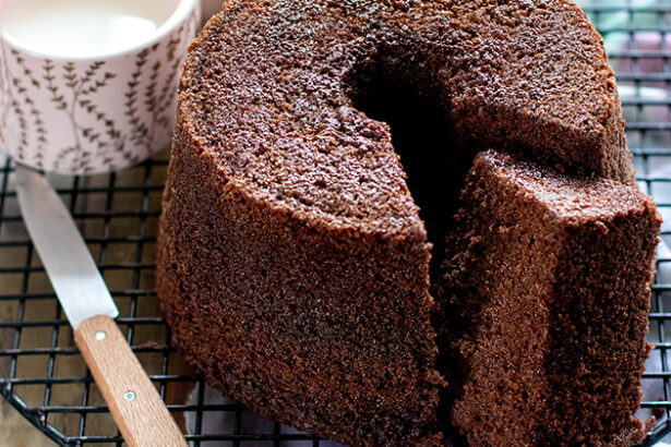 chiffon cake al cioccolato - Ricetta chiffon cake al cacao- - Ricetta di Tavolartegusto