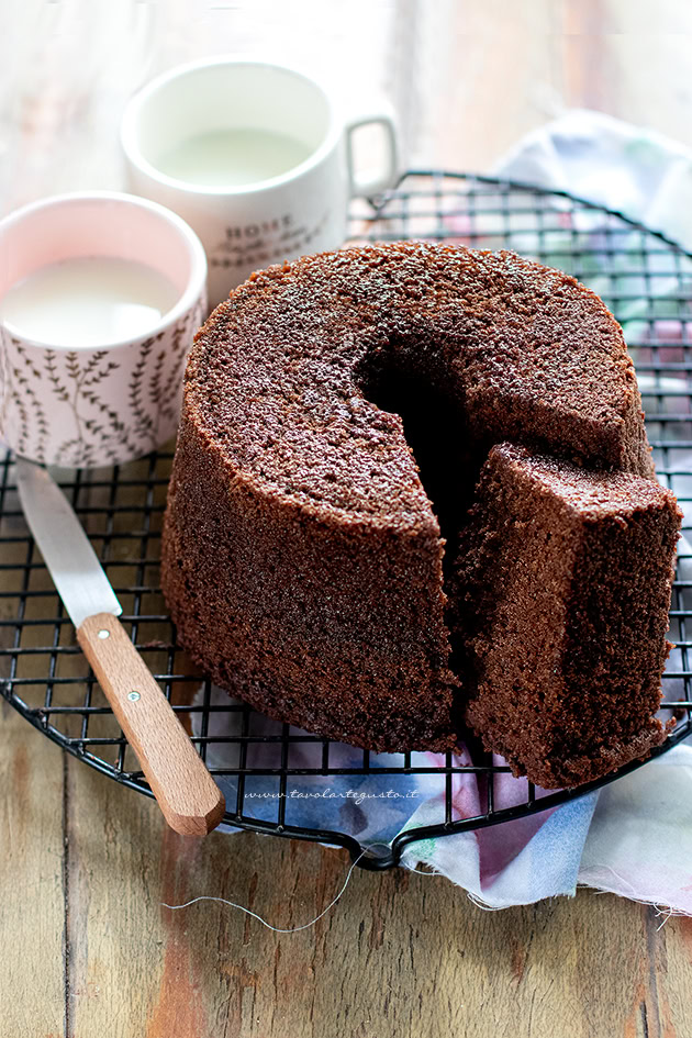 chiffon cake al cioccolato - Ricetta chiffon cake al cacao-