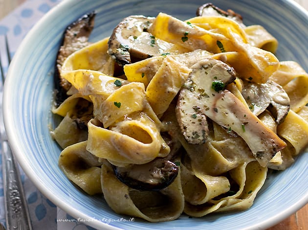 tagliatelle ai funghi - Ricetta Tagliatelle ai funghi porcini-