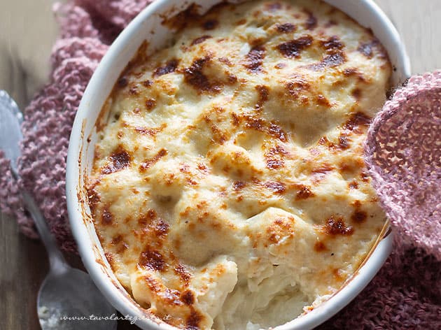 Cavolfiore gratinato - Ricetta Cavolfiore gratinato al forno