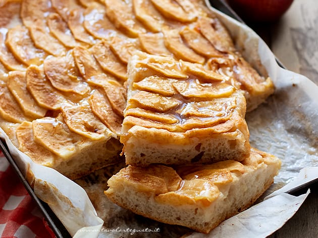 Focaccia di mele - Ricetta Focaccia dolce alle mele