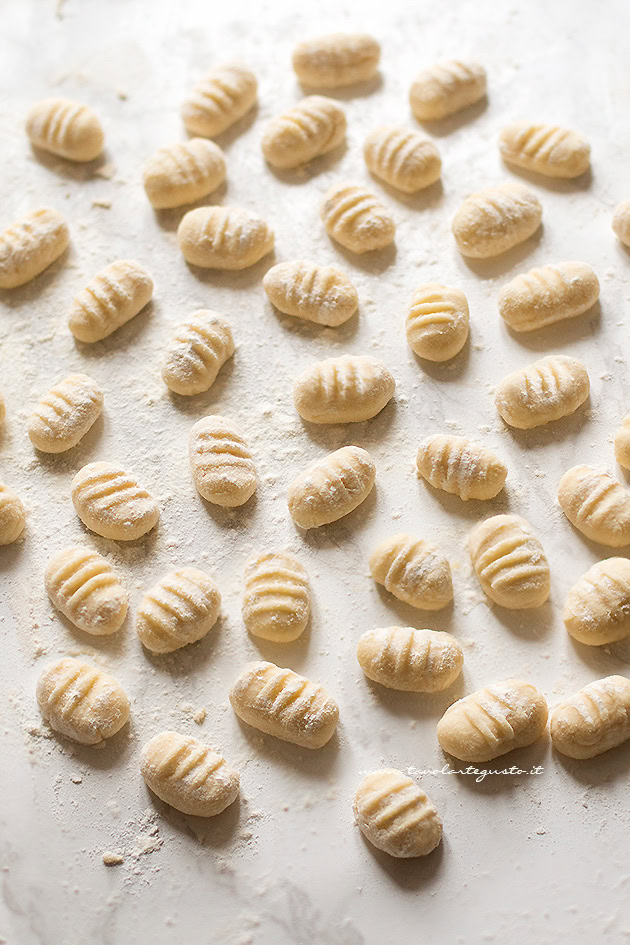 Gnocchi di patate - Ricetta Gnocchi- - Ricetta di Tavolartegusto