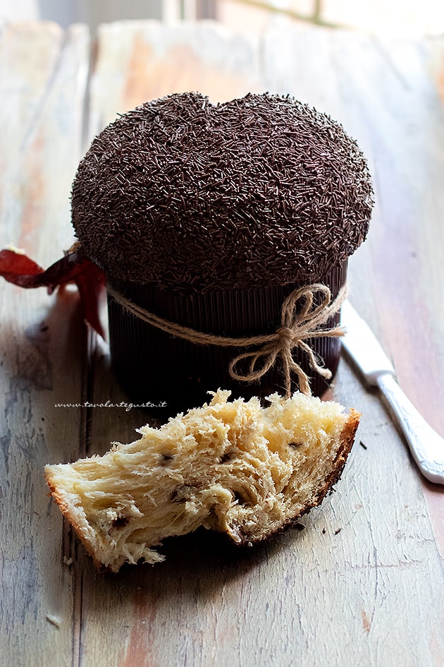 Panettone al cioccolato - Ricetta Panettone al cioccolato-