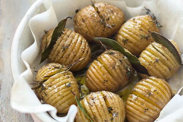 Patate Hasselback - Ricetta Patate Hasselback - Ricetta di Tavolartegusto