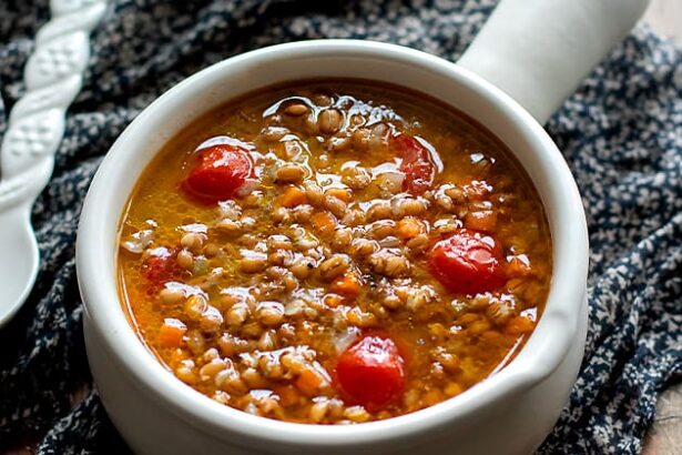 Zuppa di farro - Ricetta zuppa di farro - Ricetta di Tavolartegusto