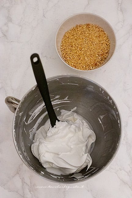 preparare la meringa - Ricetta Brutti ma buoni