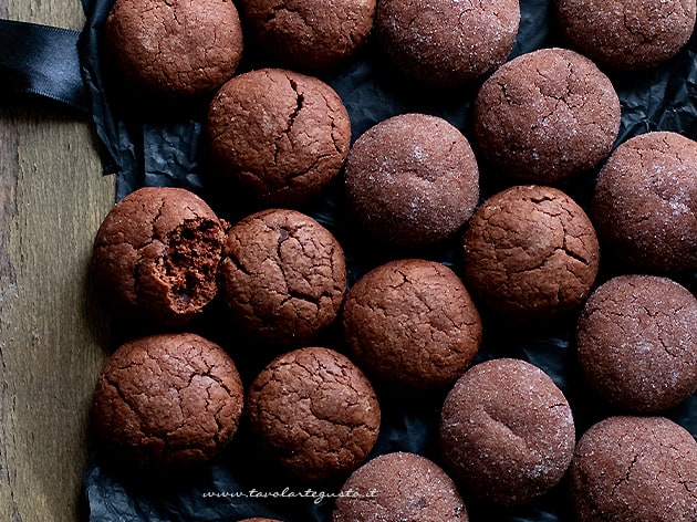 Biscotti Al Cioccolato Di Natale.Biscotti Al Cioccolato Fondente Morbidi Semplici Veloci La Ricetta Perfetta