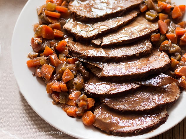 Brasato al barolo: la Ricetta originale come fare il Brasato! (passo passo)