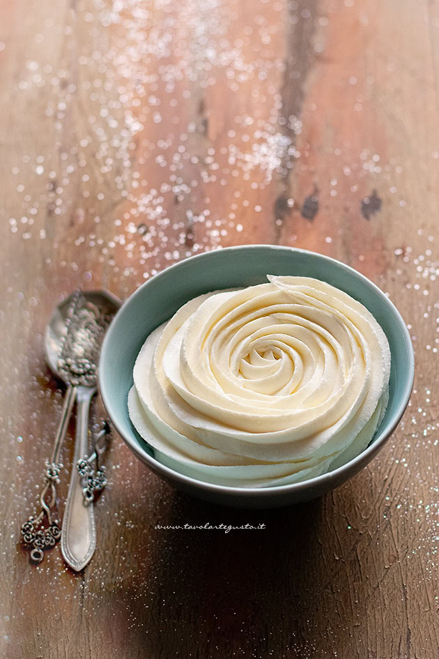 Crema al mascarpone senza uova - Ricetta Crema al mascarpone senza uova- - Ricetta di Tavolartegusto