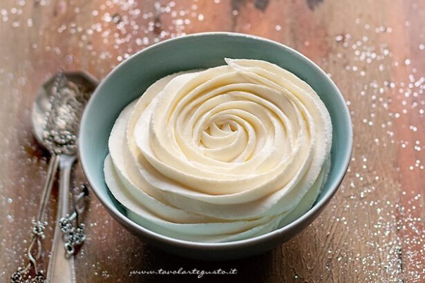 Crema al mascarpone senza uova - Ricetta Crema al mascarpone senza uova