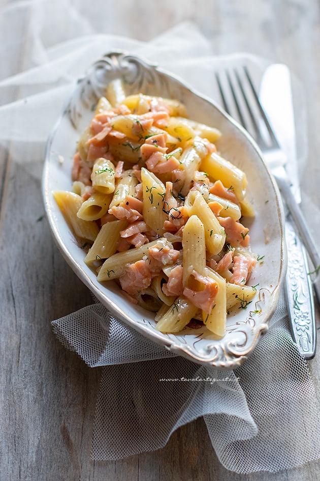 Pasta al salmone - Ricetta Pasta al salmone-