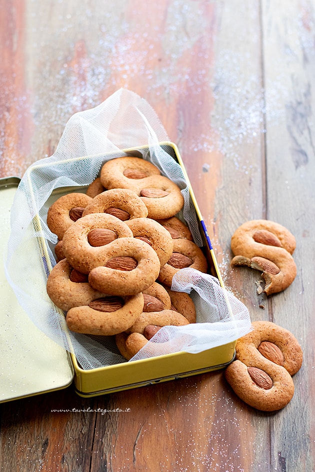 Biscotti Dolci Natalizi.Susamielli Dolci Natalizi Napoletani La Ricetta Originale