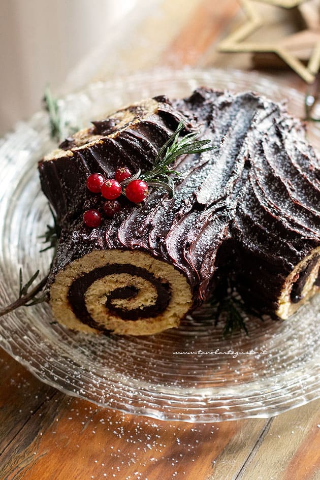 Tronchetto Di Natale Video Ricetta.Tronchetto Di Natale La Ricetta Originale Facile E Golosa Passo Passo