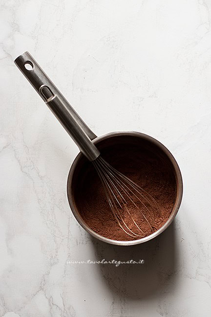 mescolare le polveri - Ricetta Cioccolata calda