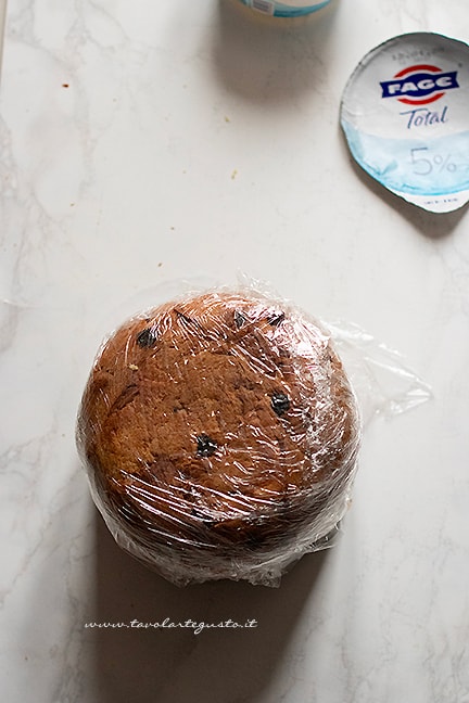 sigillare e lasciar riposare in frigo - Panettone farcito- Ricetta Panettone farcito