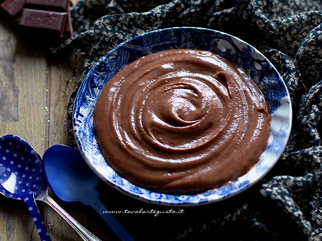 Crema al cioccolato - Ricetta Crema pasticcera al cioccolato