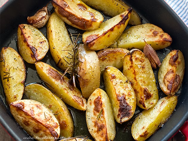 Patate al forno - Ricetta Patate al forno croccanti- - Ricetta di Tavolartegusto