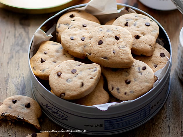 Biscotti con gocce di cioccolato (semplici e golosi) la Ricetta perfetta!