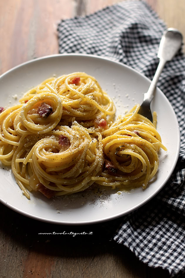 Carbonara - Spaghetti alla carbonara - Ricetta Carbonara- - Ricetta di Tavolartegusto