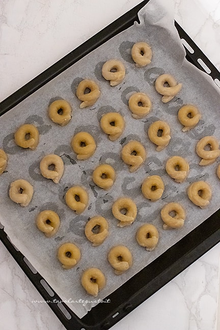 cuocere in forno i taralli - Ricetta di Tavolartegusto