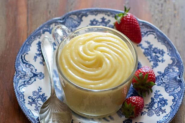 Crema pasticcera senza latte, senza glutine e poche uova - Ricetta di Tavolartegusto