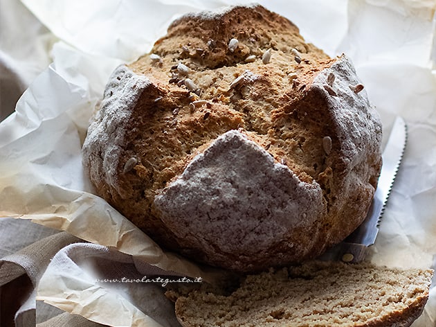 Soda bread - Pane con bicarbonato - Pane irlandese - Ricetta di Tavolartegusto