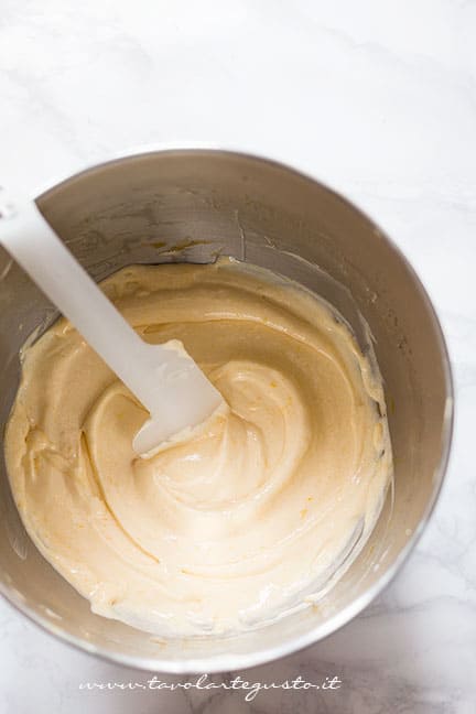 aggiungere il mascarpone - Ricetta Tiramisu alle fragole