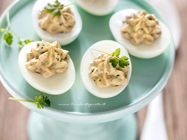 uova ripiene per menu di pasqua-