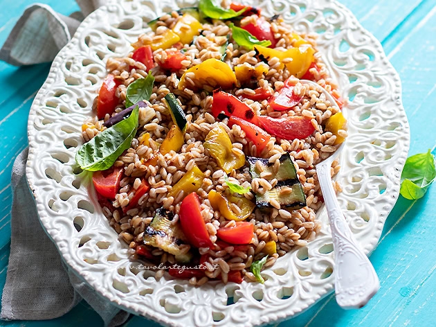 Insalata di farro - Ricetta Insalata di farro con verdure