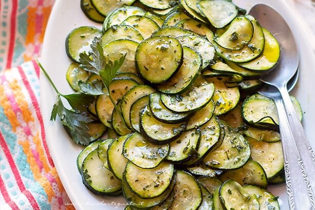 Zucchine trifolate - zucchine in padella - Ricetta di Tavolartegusto