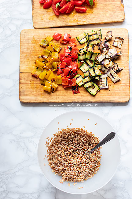 come fare l'insalata di farro