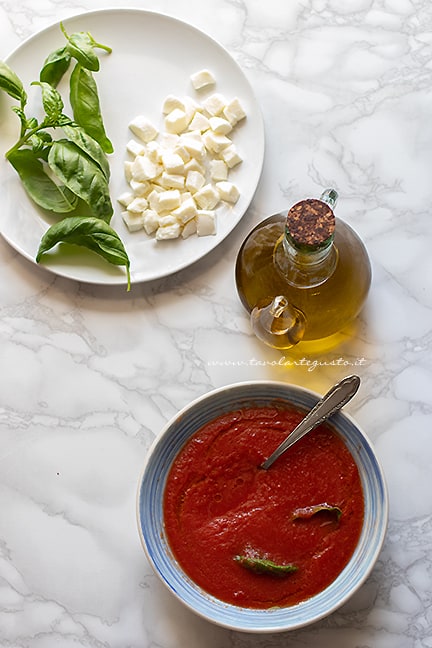 condimento per la pizza margherita - Ricetta Pizza napoletana