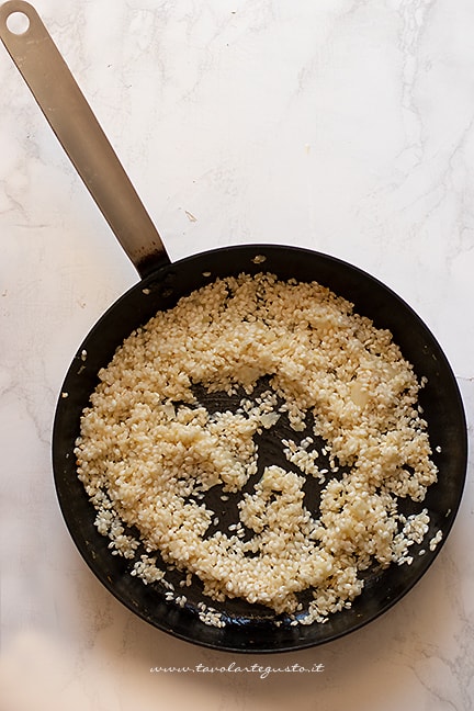 sfrumare il riso col succo di limone - Risotto al limone