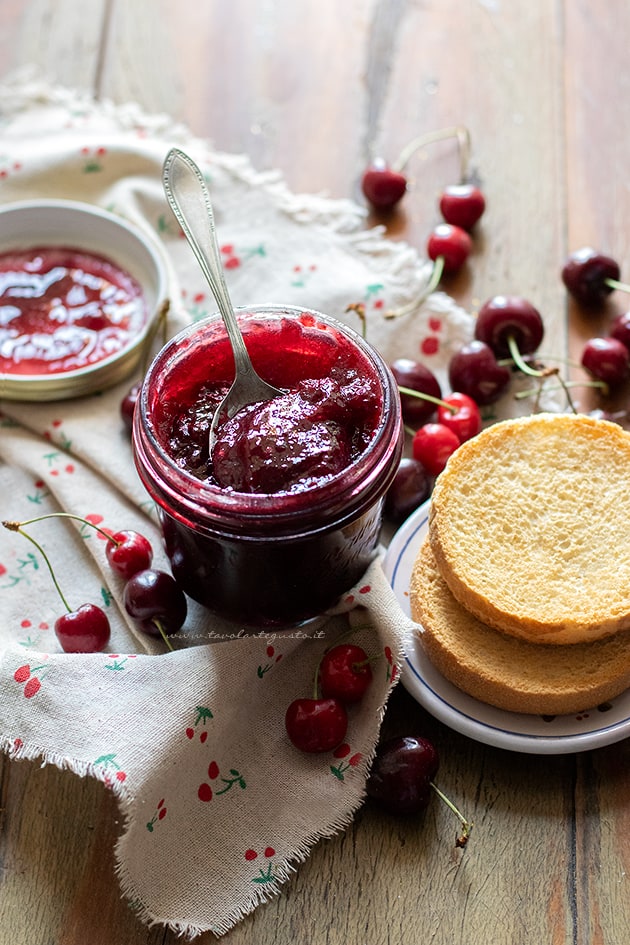 Marmellata di ciliegie - Ricetta Marmellata di ciliegie-