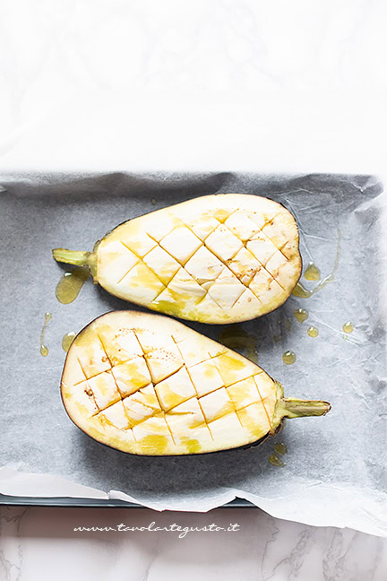 Cuocere i gusci al forno- Ricetta Melanzane ripiene