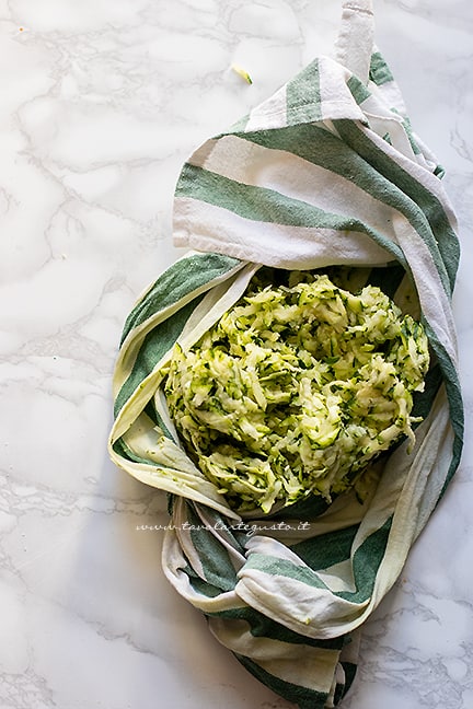 come fare le cotolette di zucchine - Ricetta di Tavolartegusto