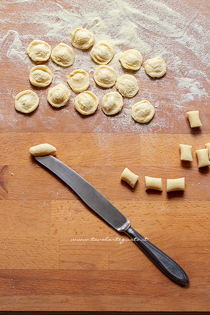 come fare le orecchiette passo passo 2