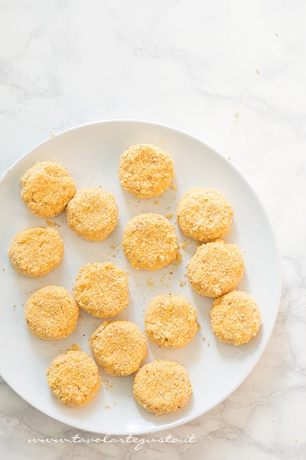 Crocchette di pollo al forno - Ricetta di Tavolartegusto