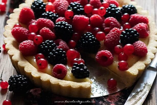 Crostata ai frutti di bosco - Ricetta di Tavolartegusto