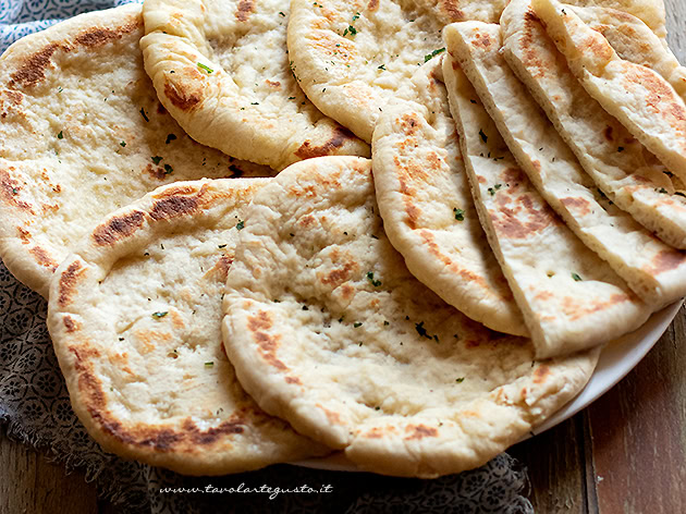 Naan - pane naan - Ricetta Pane indiano