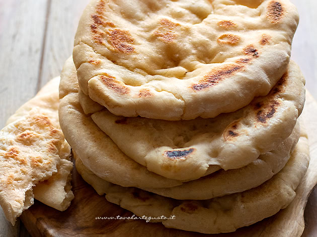 Pita (Pane Pita) - Ricetta Pita greca