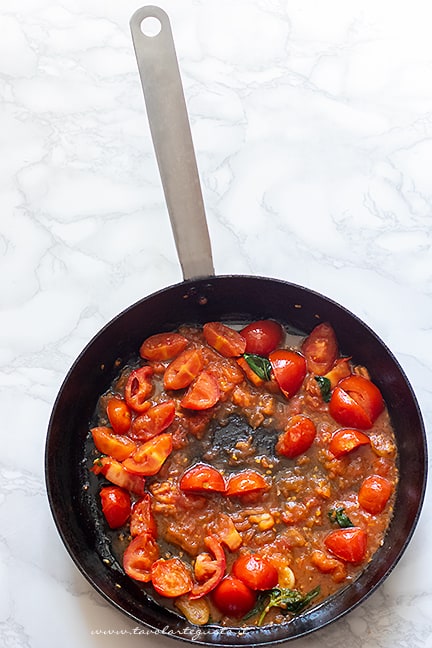 sughetto di pomodorini -Ricetta Pasta con stracciatella di burrata e pomdorini