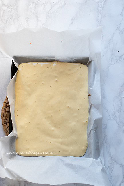 Aggiungere impasto bianco - Ricetta Girelle