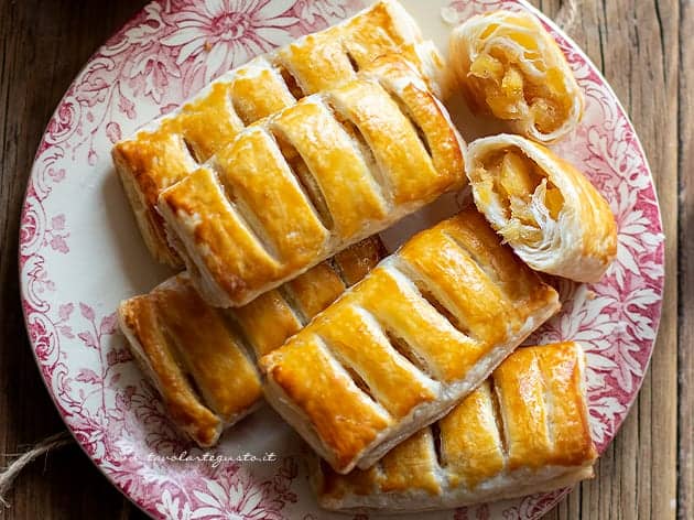 Ricetta Fagottini di mele - Ricetta Fagottini di pasta sfoglia e mele - Ricetta di Tavolartegusto