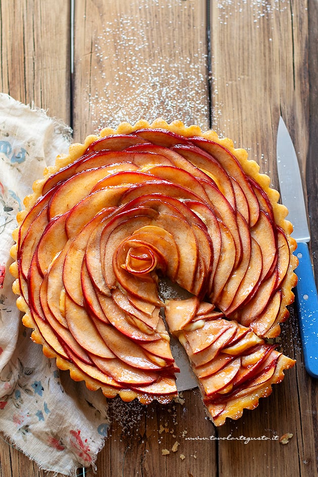 fetta di crostata di mele