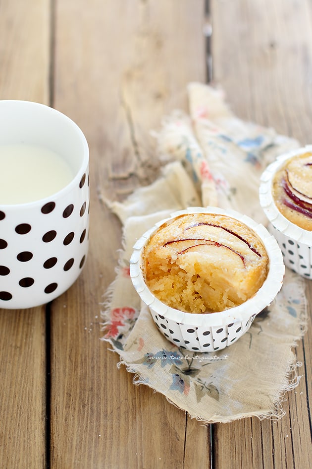 muffin alle mele soffici - Ricetta di Tavolartegusto
