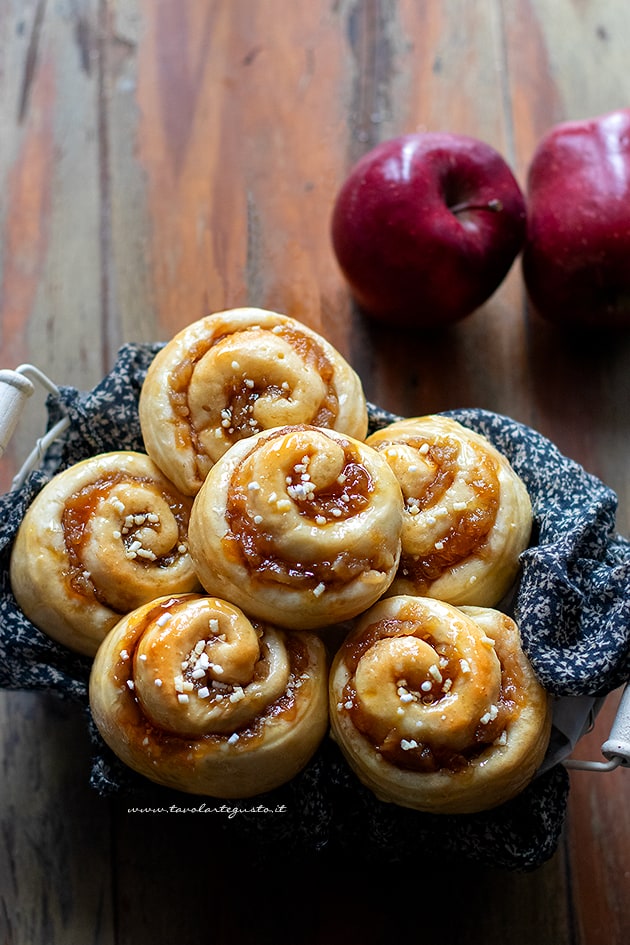 Brioche alle mele- - Ricetta di Tavolartegusto