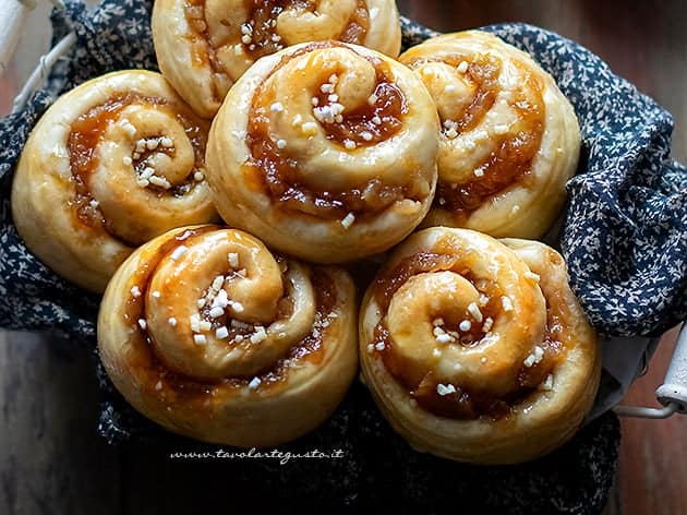 Brioche alle mele - Ricetta di Tavolartegusto