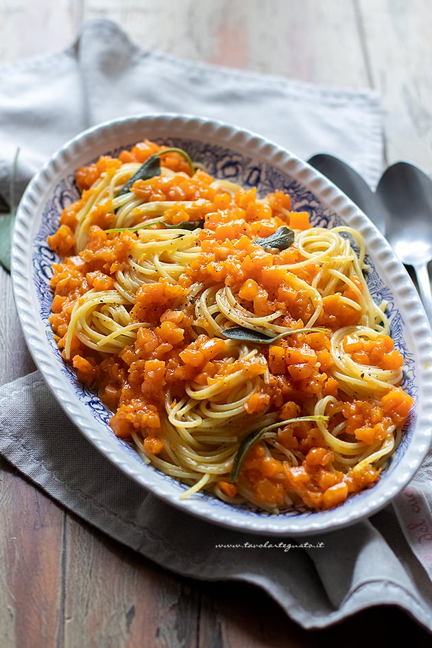 Pasta con la zucca - Ricetta pasta con la zucca-